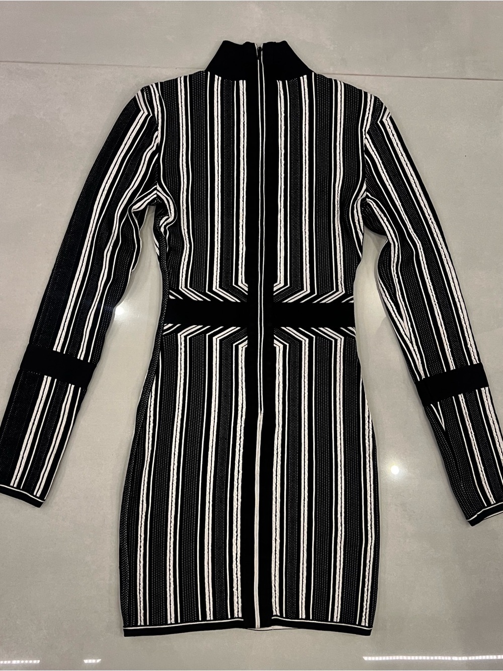 Herve Leger black and White Geometric Long Sleeve Dress - Picture 9 of 10